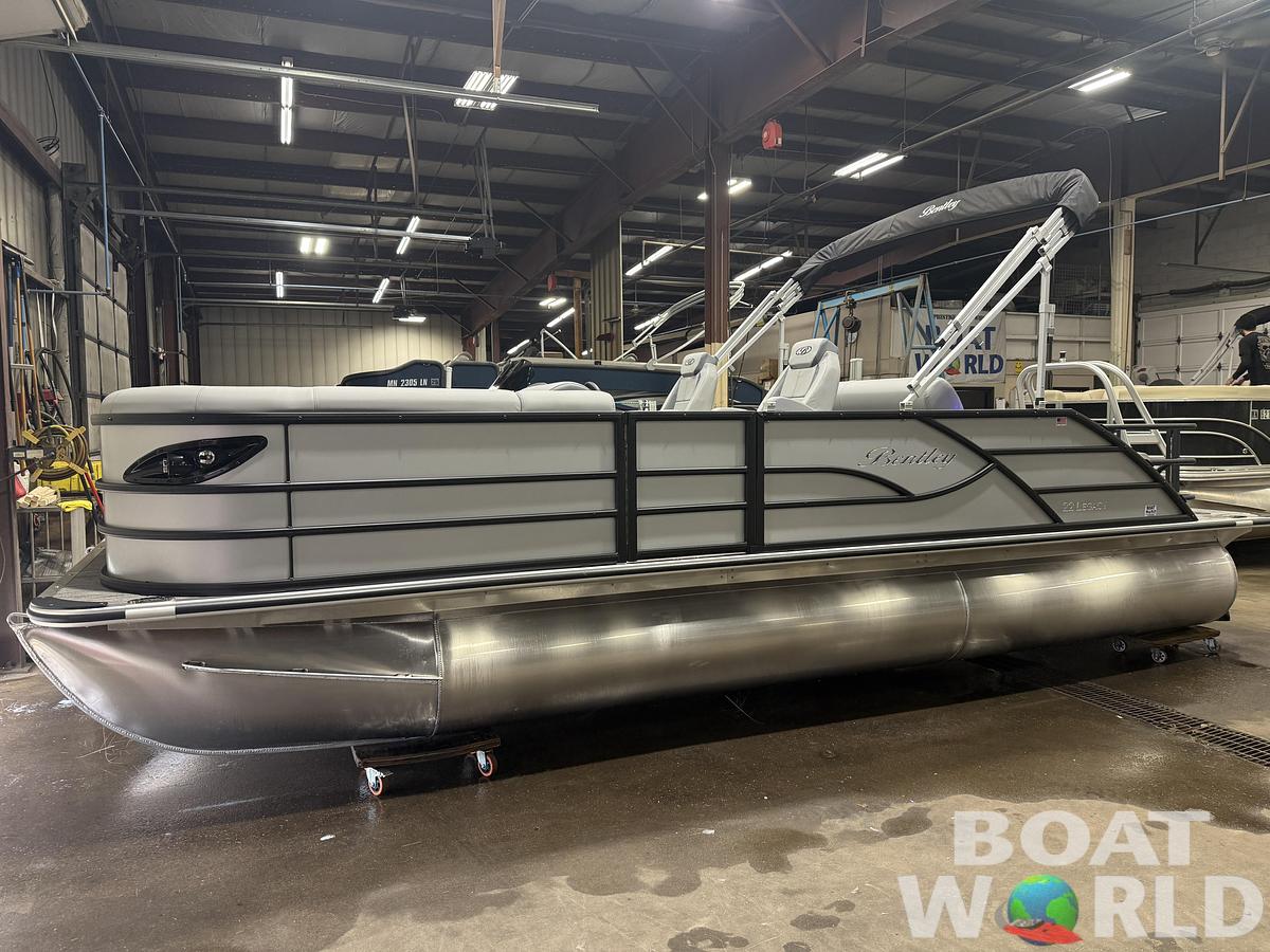 2026 Bentley Pontoons Legacy 220 Swingback 