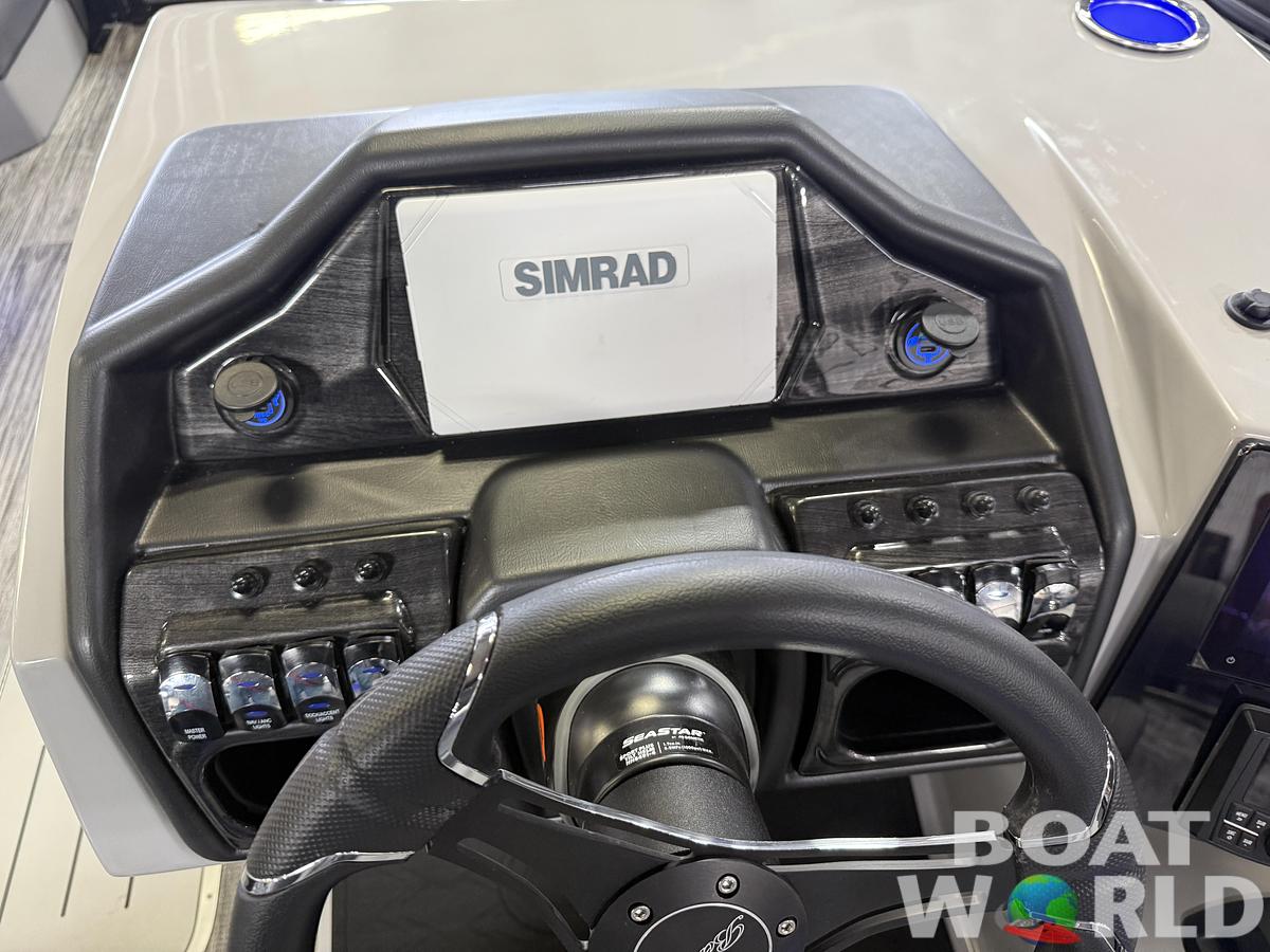 2026 Bentley Pontoons Elite 223 Swingback Tritoon