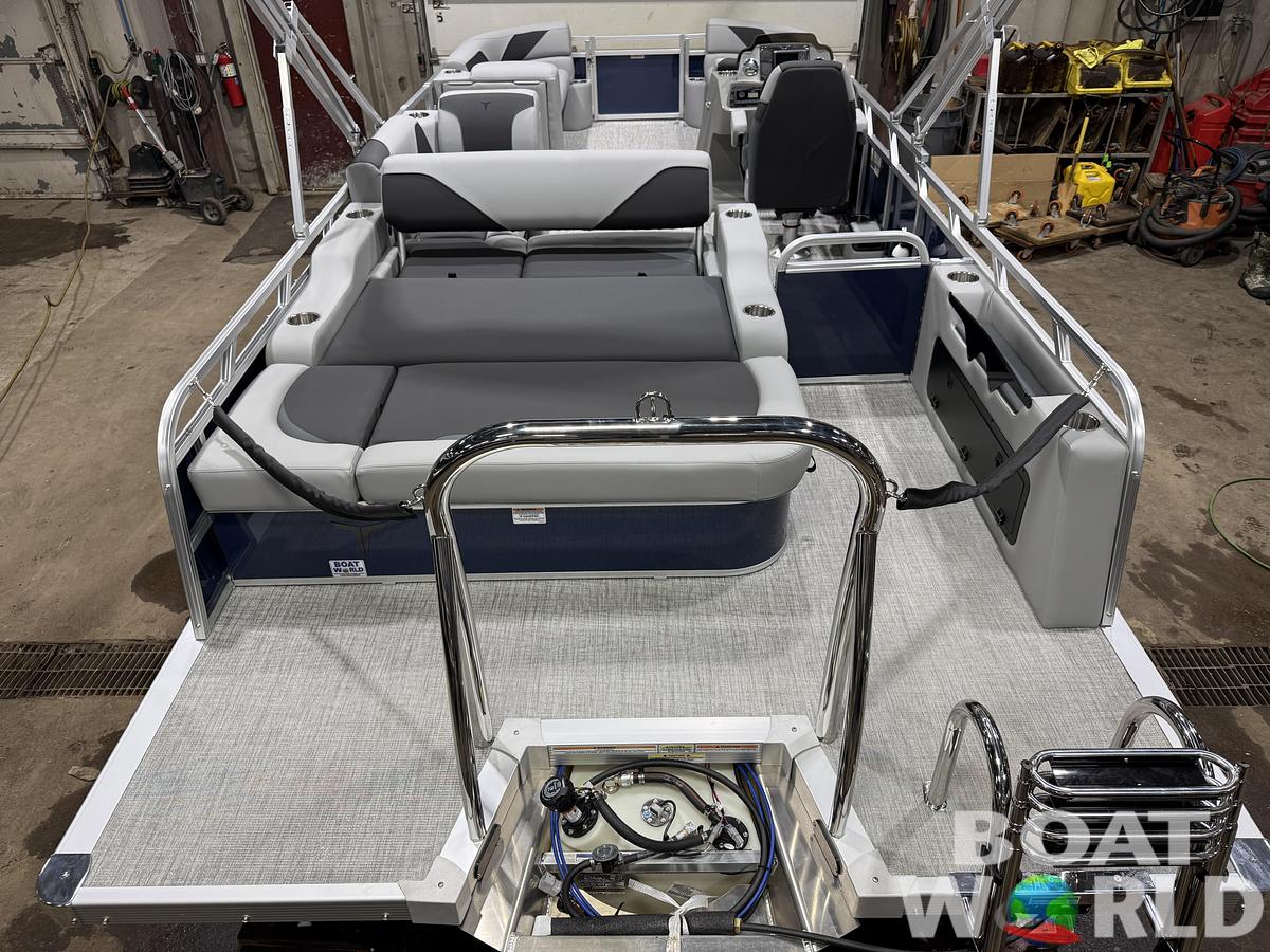 2026 Tahoe Sport VRB 2385 Swingback & 4-Stroke $34995