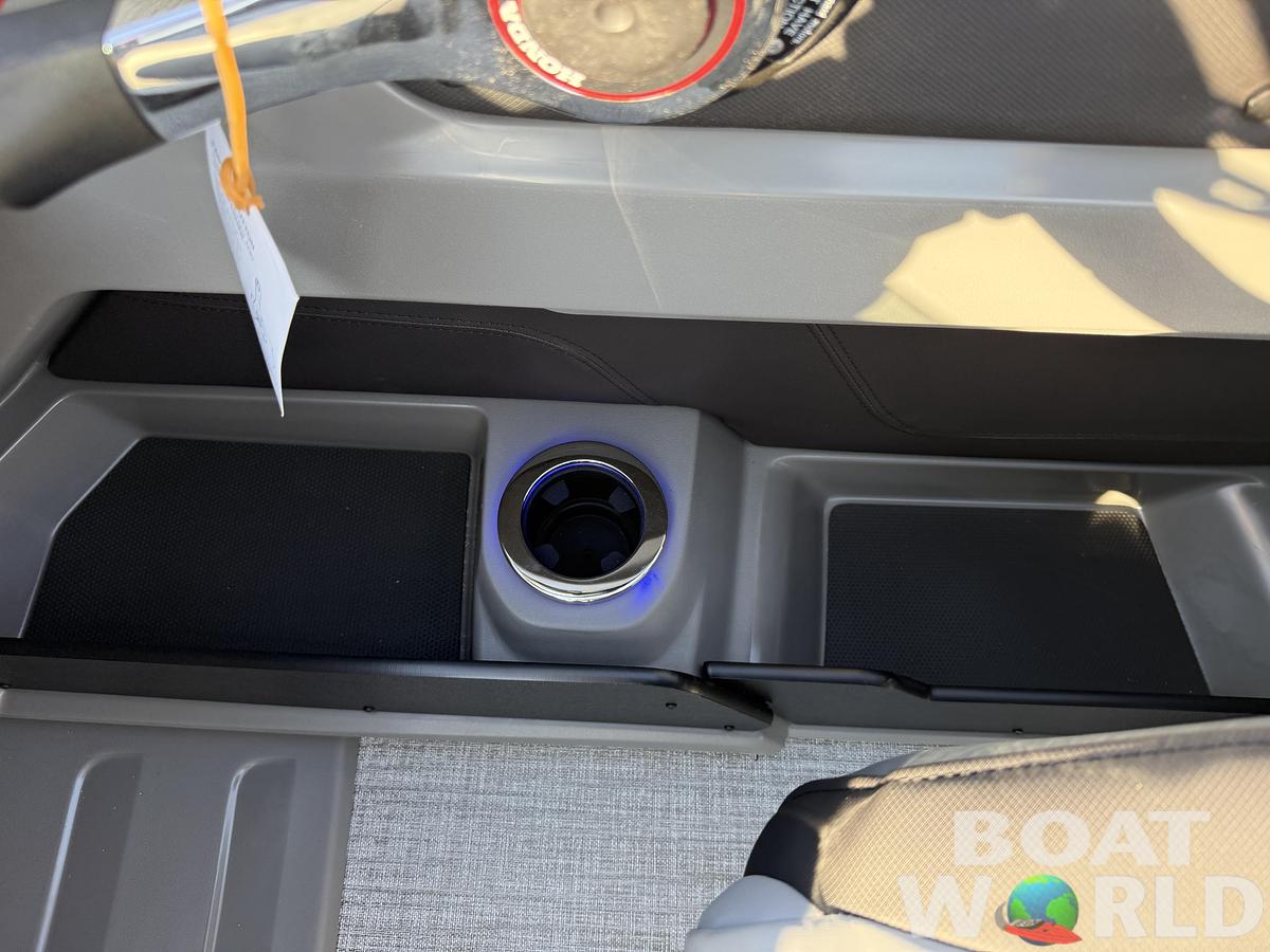 2026 Tahoe Pontoons LTZ 2385 (CRB) Cruise Rear Bench Tritoon 