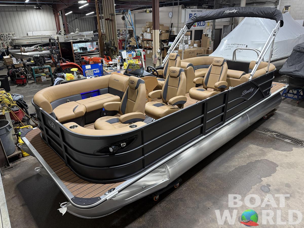 2026 Bentley Pontoons Legacy 223 Navigator DL Quad Lounge Tritoon 