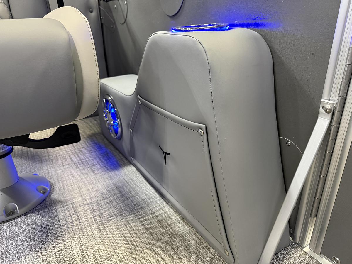 2025 Tahoe Pontoons Cascade 2385 Quad Lounge Tritoon & 225HP 4-Stroke