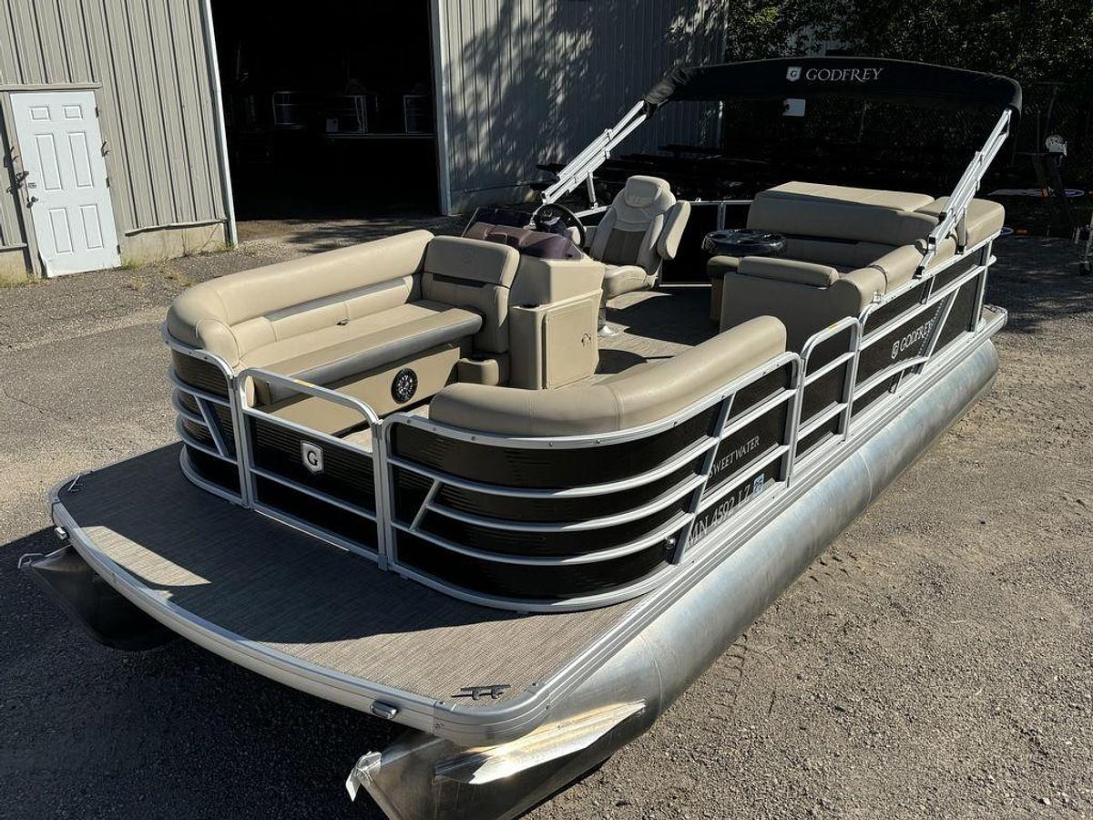 Used 2020 Sweetwater SW 2086 Cruise Pontoon with 70HP Yamaha 4-S EFI