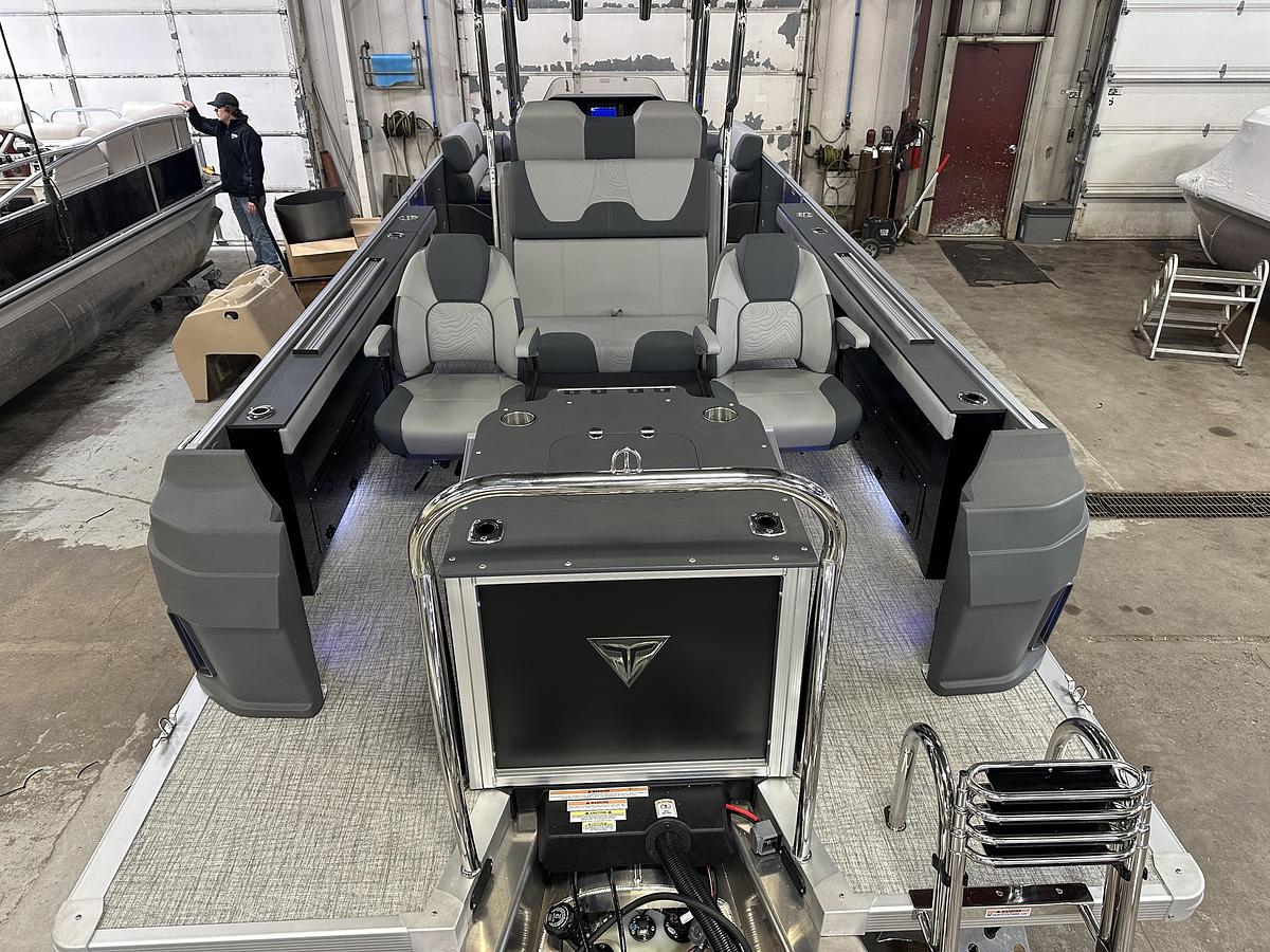 2025 Tahoe Pontoons GEOfish CRF 2585 Tritoon & 225HP Outboard