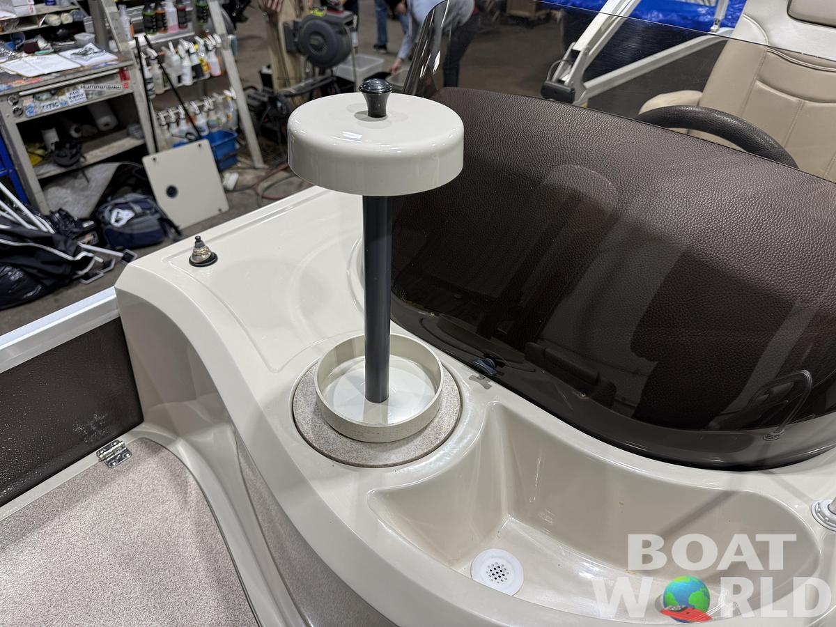 Used 2016 Premier 220 Castaway