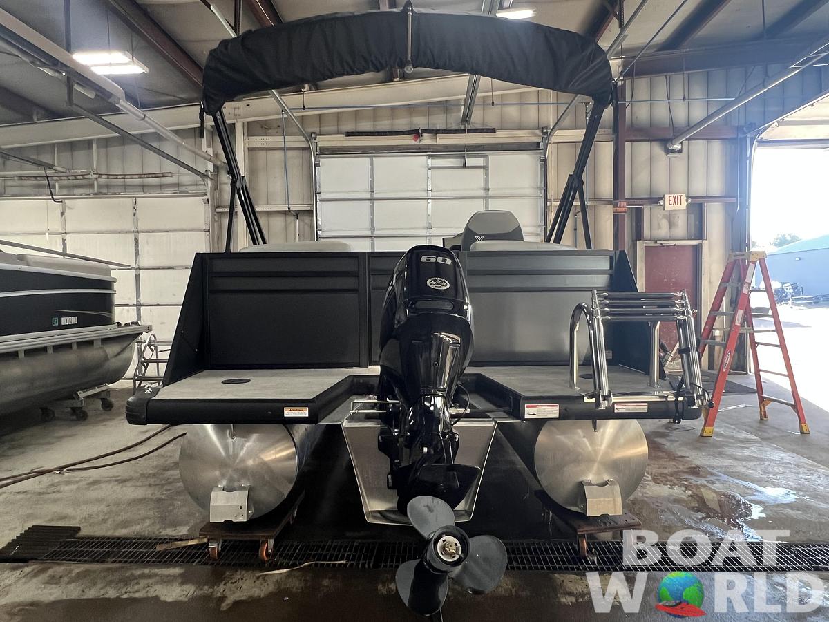 Used 2024 Viaggio Lago V16U & 60HP Suzuki 4Stroke -$24,995