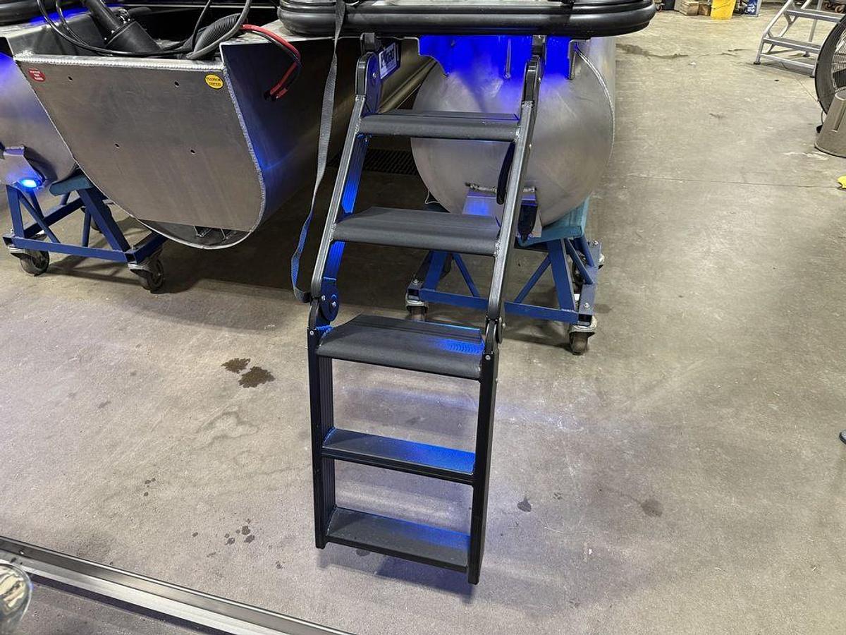 2025 Bentley Pontoons Elite 223 Swingback Tritoon & Honda 4-Stroke EFI