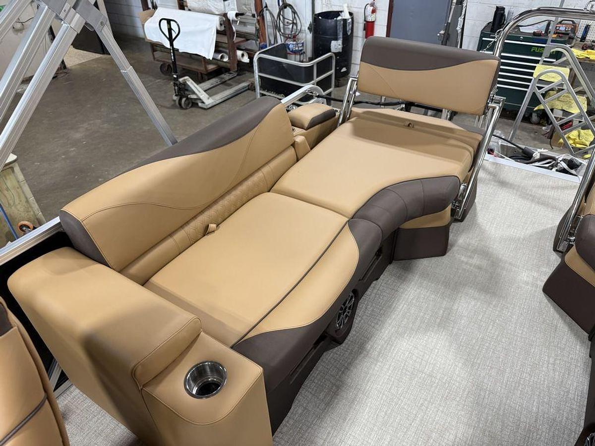 2025 Tahoe Pontoons LTZ 2385 Quad Lounge Shift Flip & Honda 4-Stroke EFI