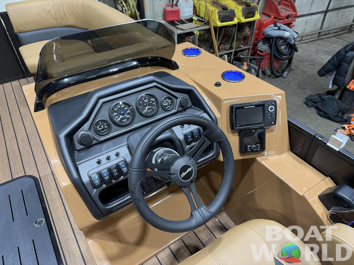 2026 Bentley Pontoons Legacy 223 Navigator DL Quad Lounge Tritoon 