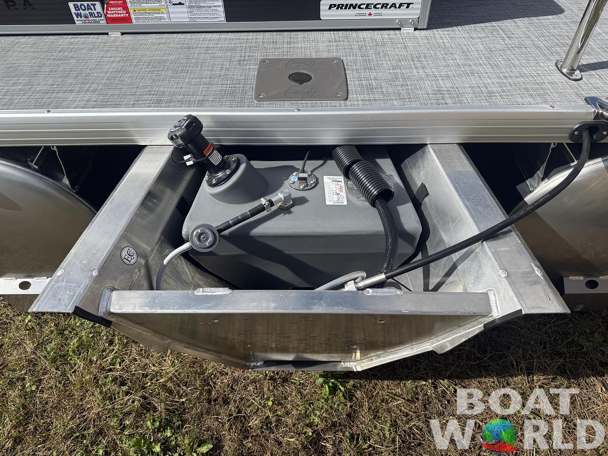 2026 Princecraft Vectra 21 RL Swingback Lounge Pontoon & Mercury 4-Stroke EFI