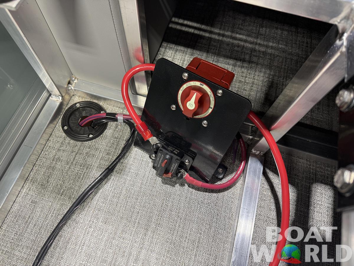 2026 Tahoe Sport VRB 2385 Swingback & 4-Stroke $34995