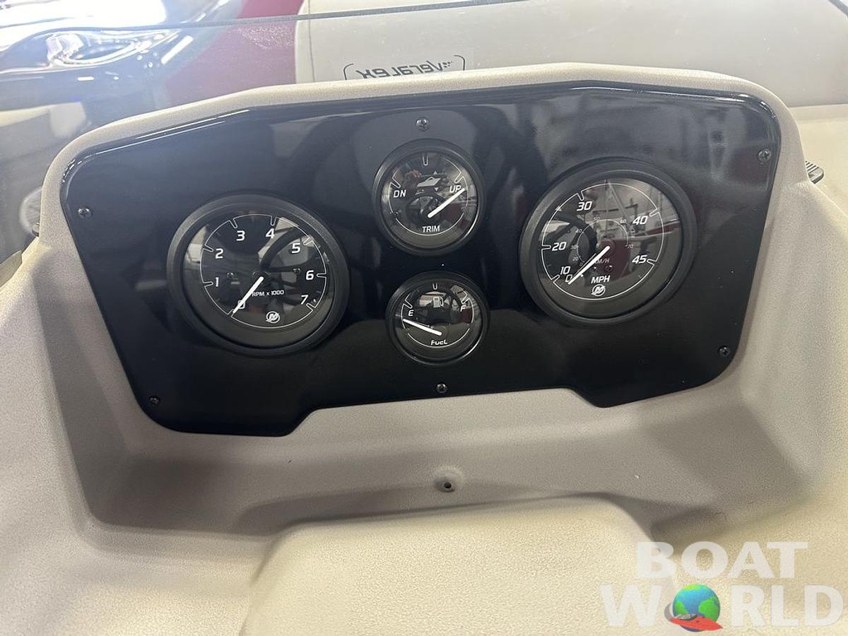 2025 Princecraft Vectra 21 RL Swingback Lounge Pontoon & Mercury 4-Stroke EFI