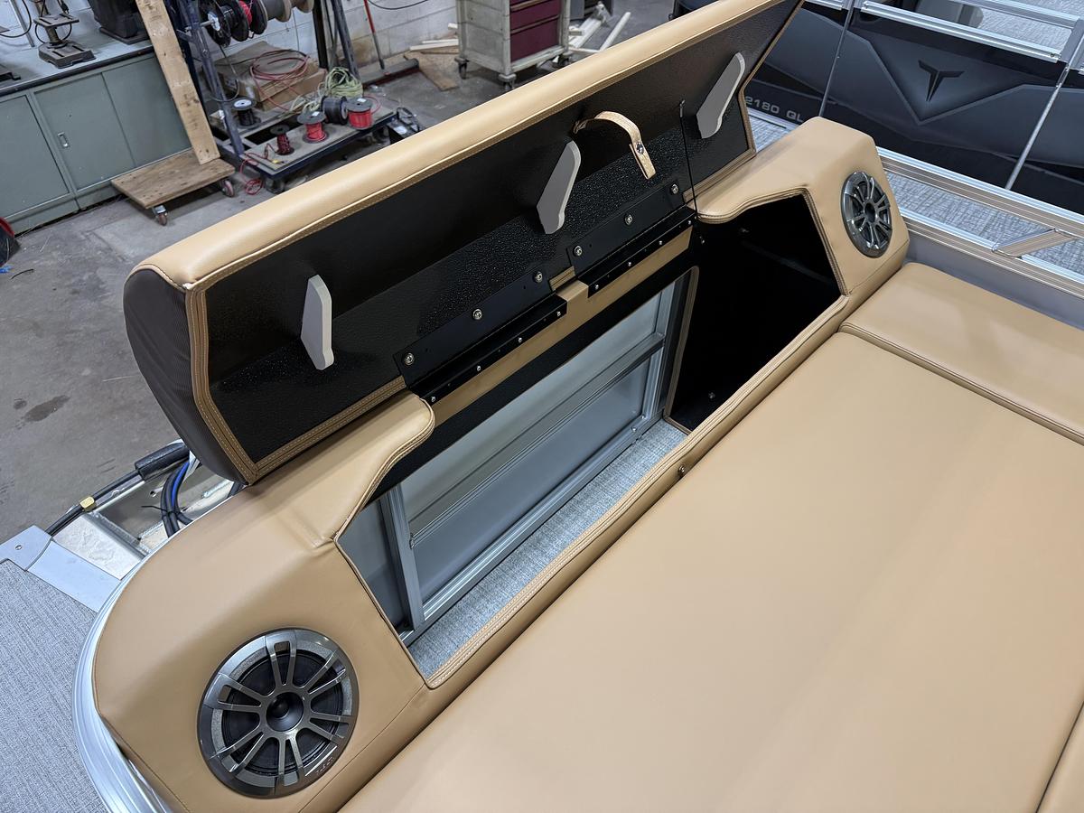 2025 Tahoe Pontoons LTZ 2385 Swingback (VRL) & Honda 4-Stroke EFI