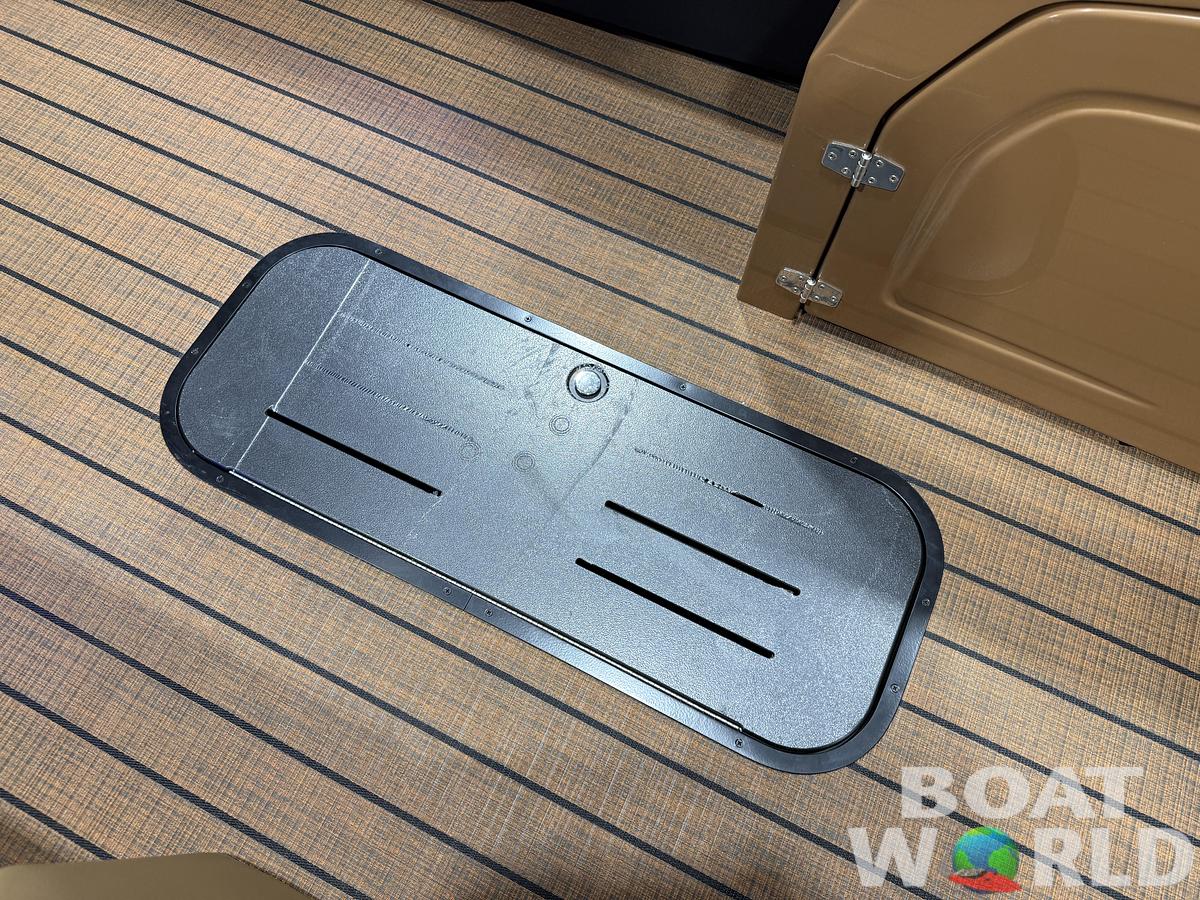 2027 Bentley 300hp Swingback Legacy 243 Tritoon $69995