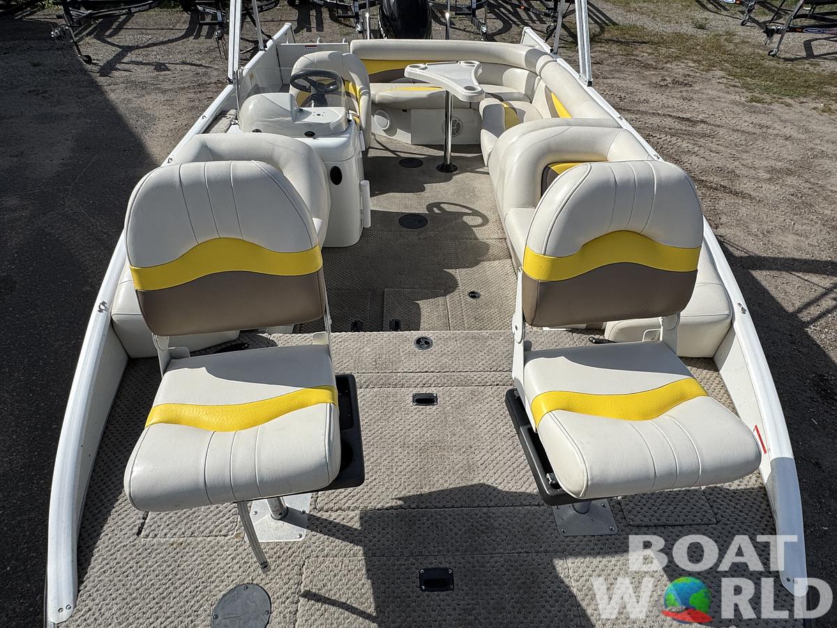 Used 2007 Lowe Suncruiser Tahiti 224 Deck Boat