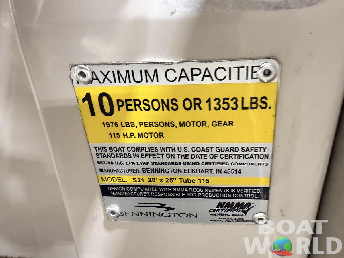 Used 2014 Bennington 21 SLX & 90HP Yamaha 4Stroke -$19,995