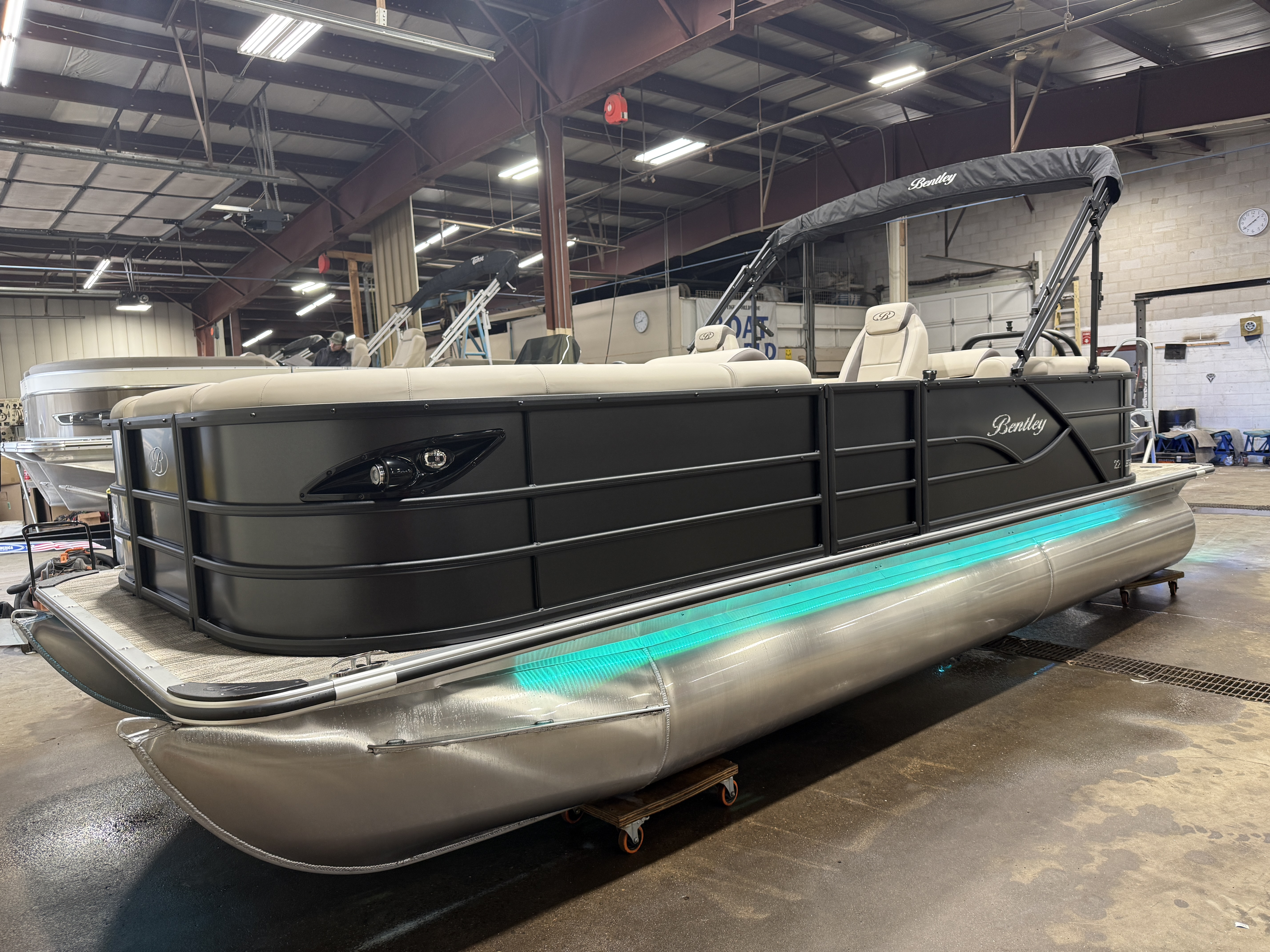 2027 Bentley Legacy 220 Navigator Quad Lounge Pontoon $42995