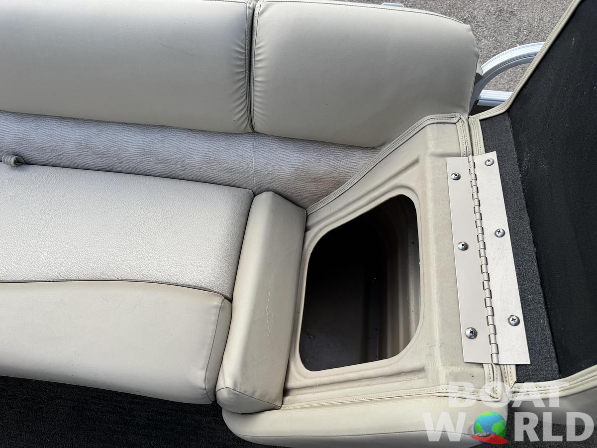 Used 2014 Bennington 22 SLX Pontoon