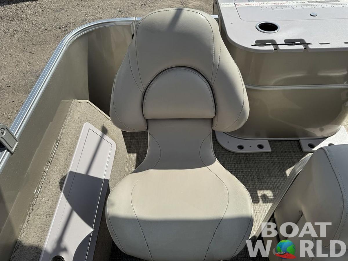 Used 2016 Sylvan 820 4-PT Pontoon