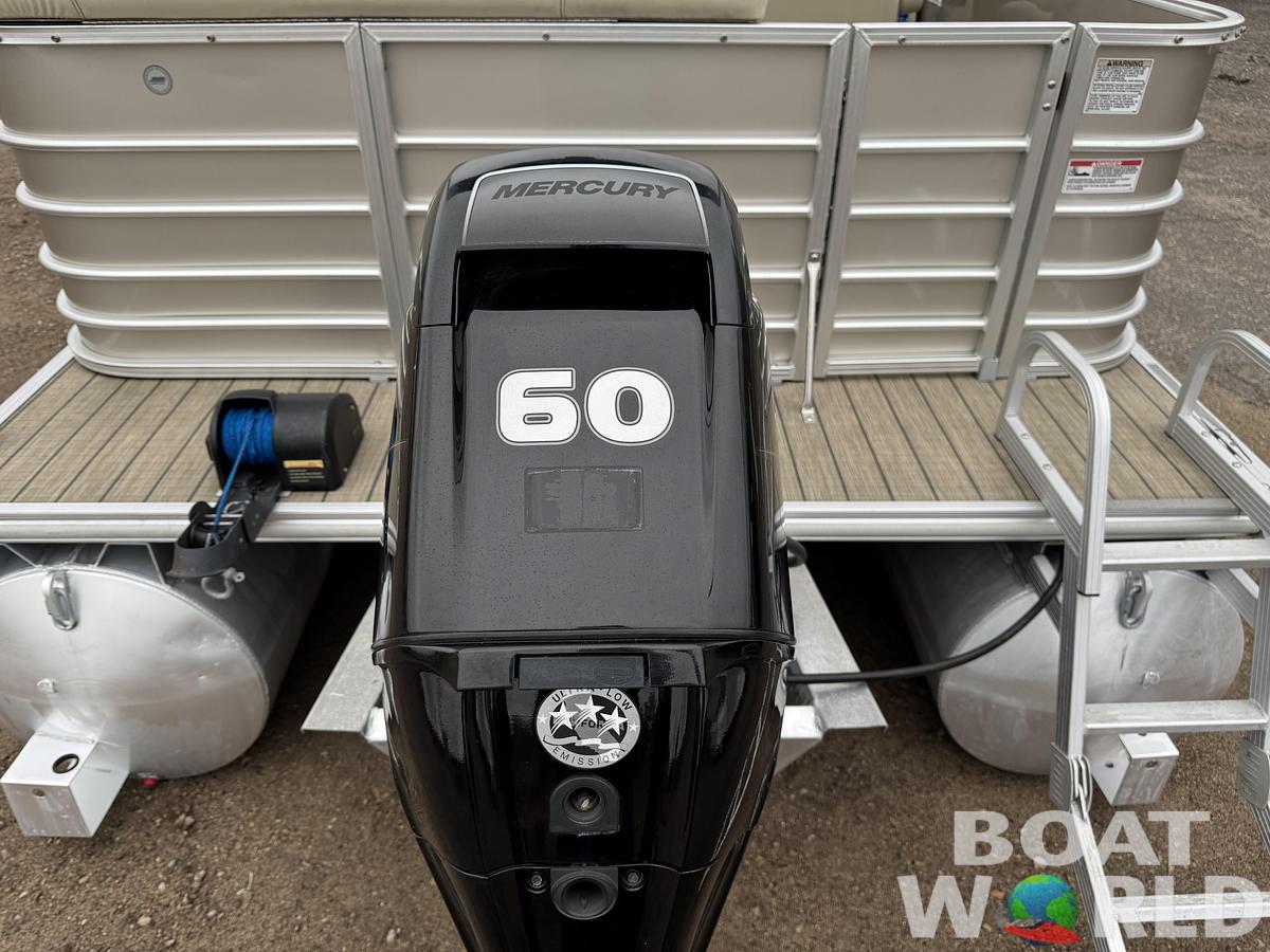 Used 2018 Sylvan Mirage 820 Cruise