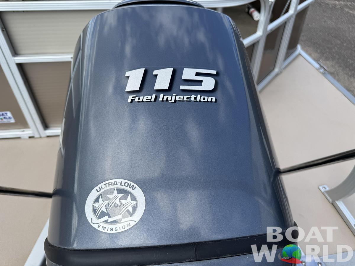 Used 2014 Bennington 22 SLX Pontoon