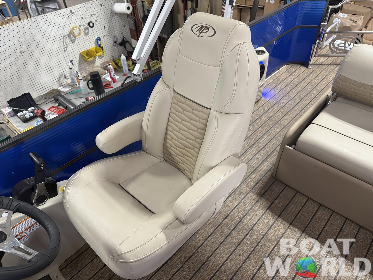 2023 Montego Bay NEW* 8524 Swingback Pontoon & 100HP 4-Stroke EFI