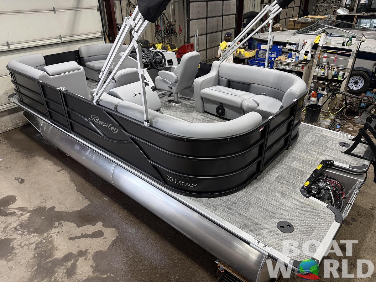 2026 Bentley Legacy 200 Navigator Quad Lounge Pontoon $34995