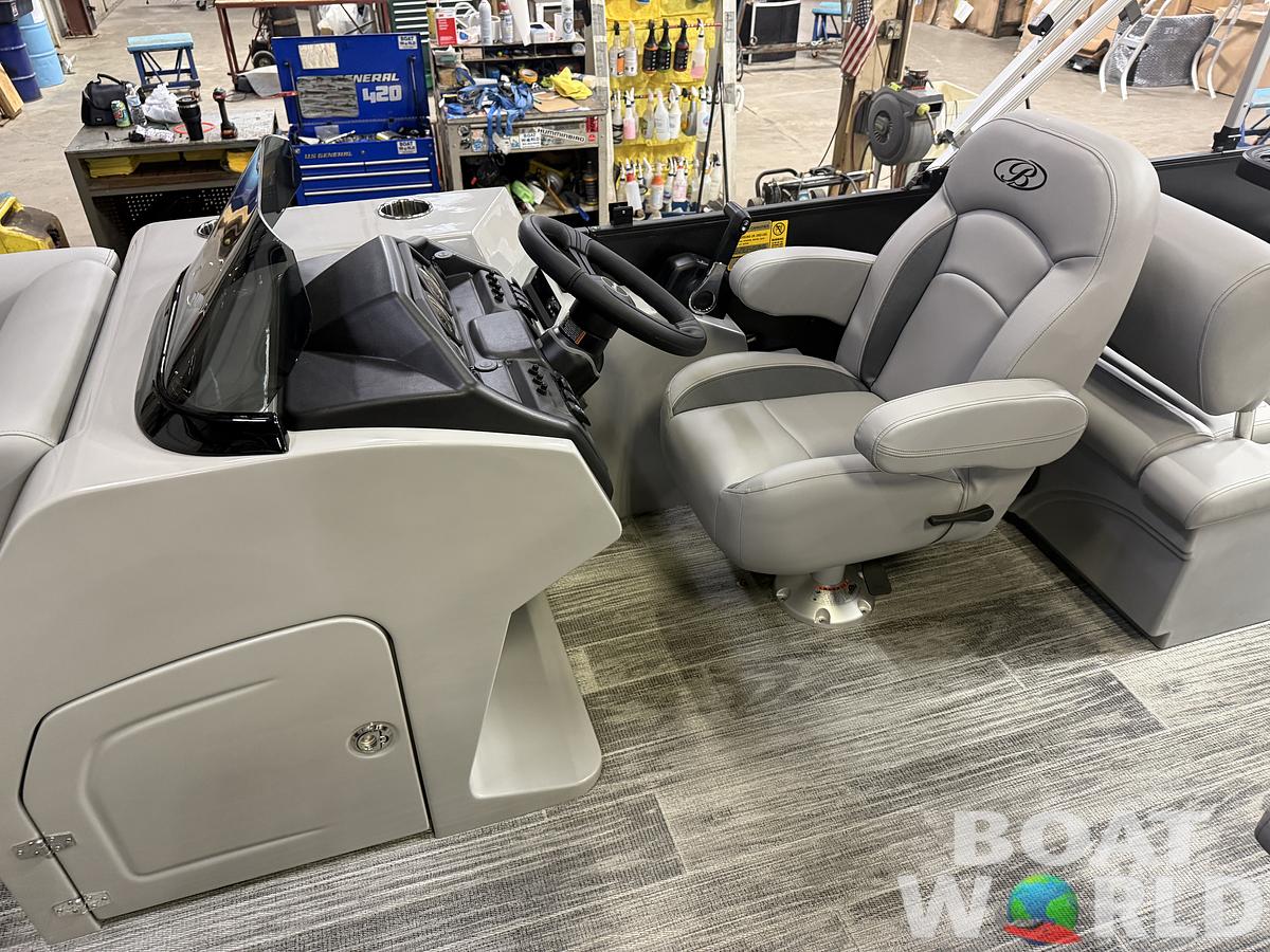 2026 Bentley Pontoons Legacy 220 QSB Swingback & 4-Stroke EFI