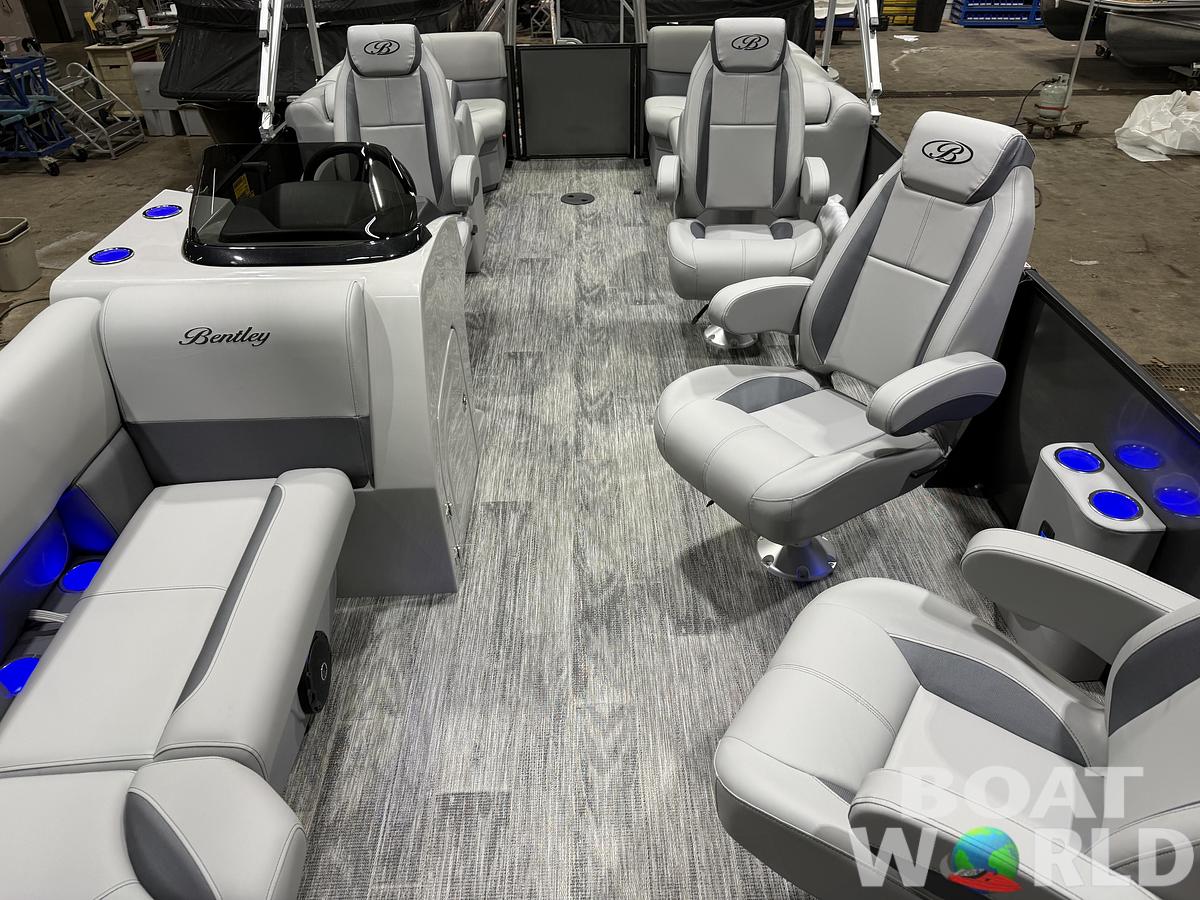 2026 Bentley Pontoons Legacy 220 Navigator DL Quad Lounge