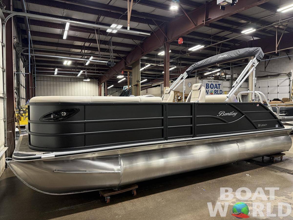 2026 Bentley Pontoons Legacy 220 Swingback 