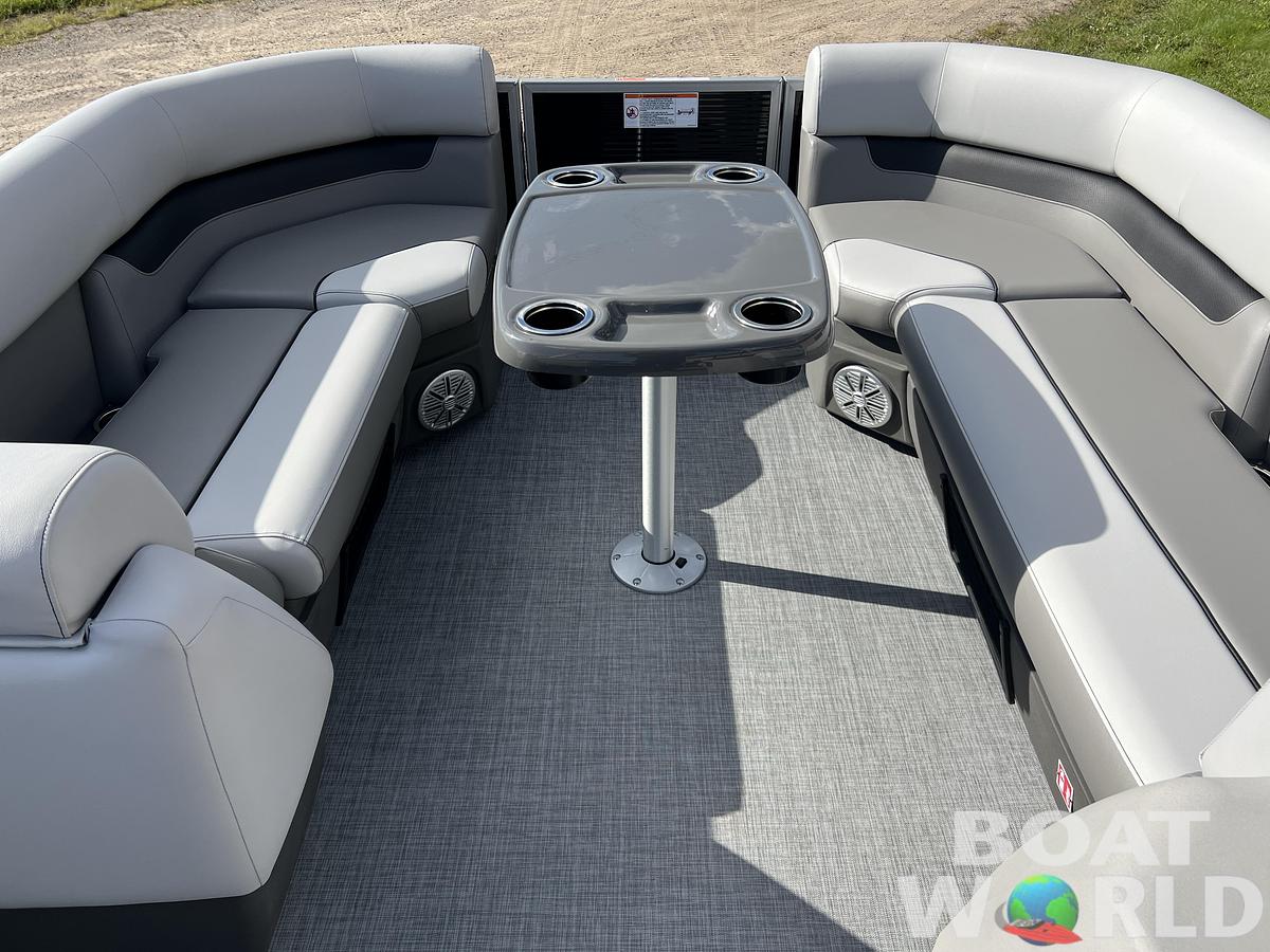 2026 Princecraft Vectra 21 Cruise Lounge Pontoon & Mercury 4-Stroke EFI