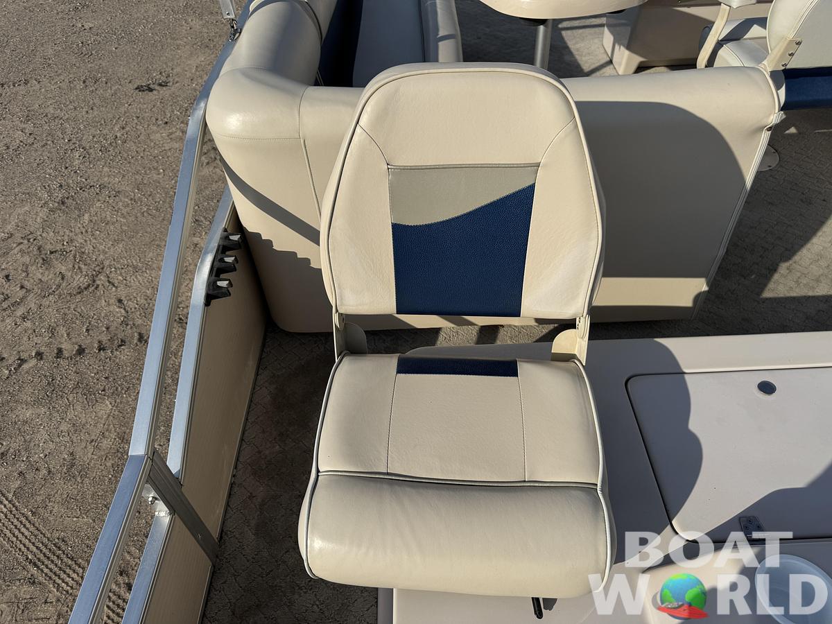 Used 2009 Weeres Family Fish Deluxe 220 Pontoon