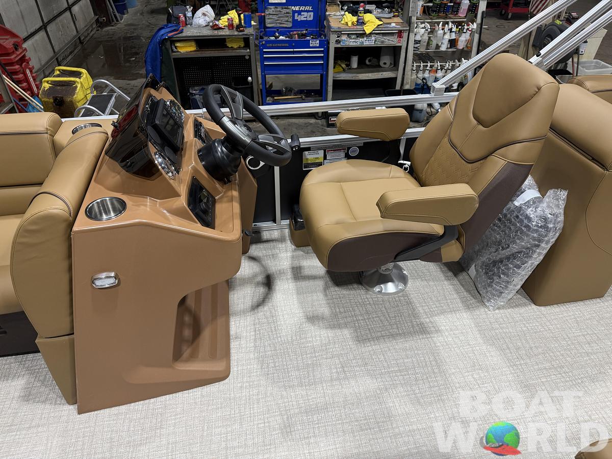 2027 Tahoe Sport 2180 Quad Lounge & 4-Stroke $30995