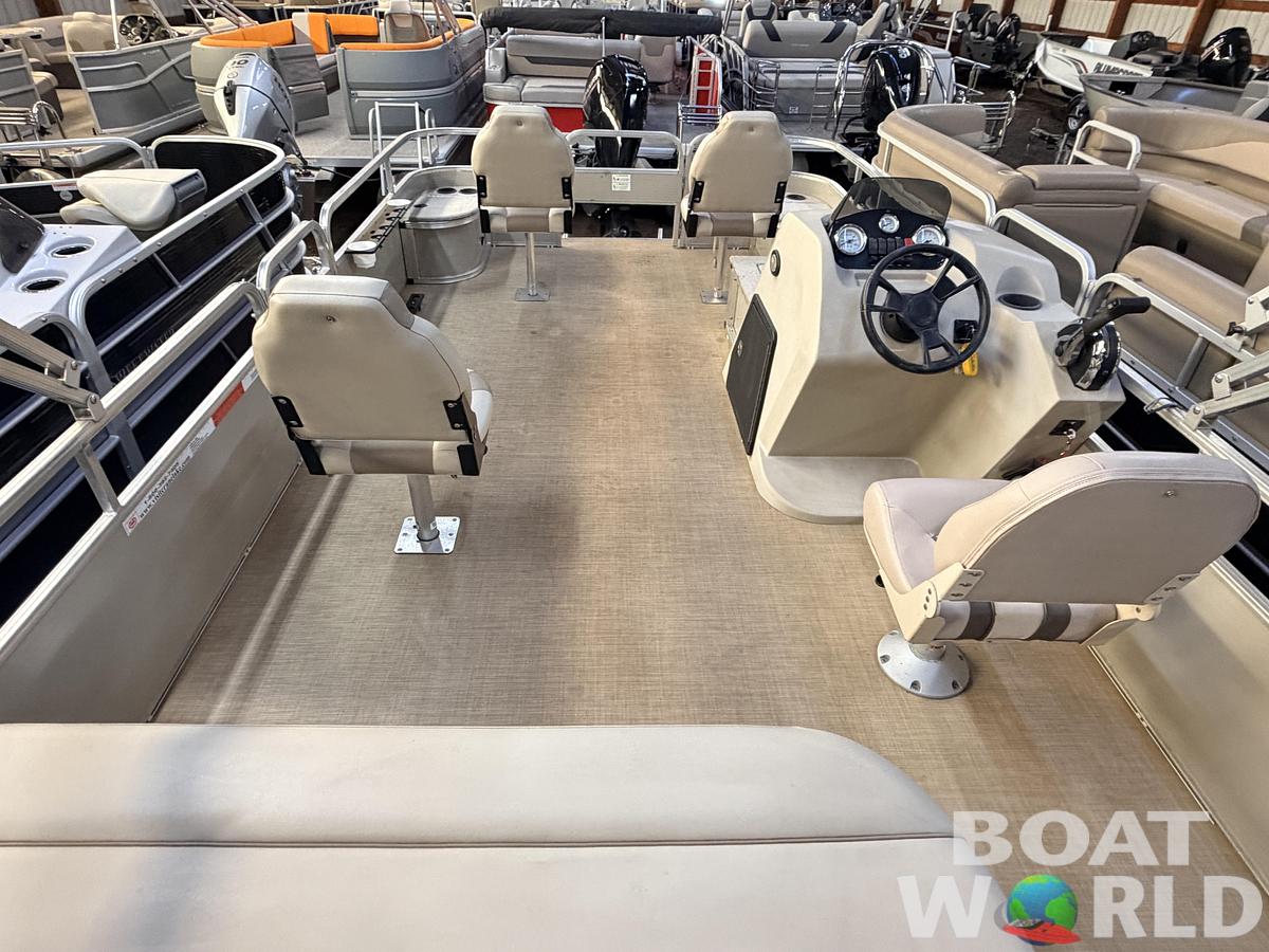 Used 2016 Lowe 162 Fish & Cruise Pontoon