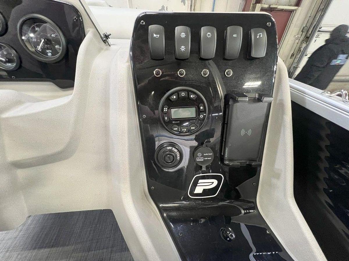 2025 Princecraft 21 Sportfisher 4-S Quad Fish Pontoon & Mercury 4-Stroke EFI