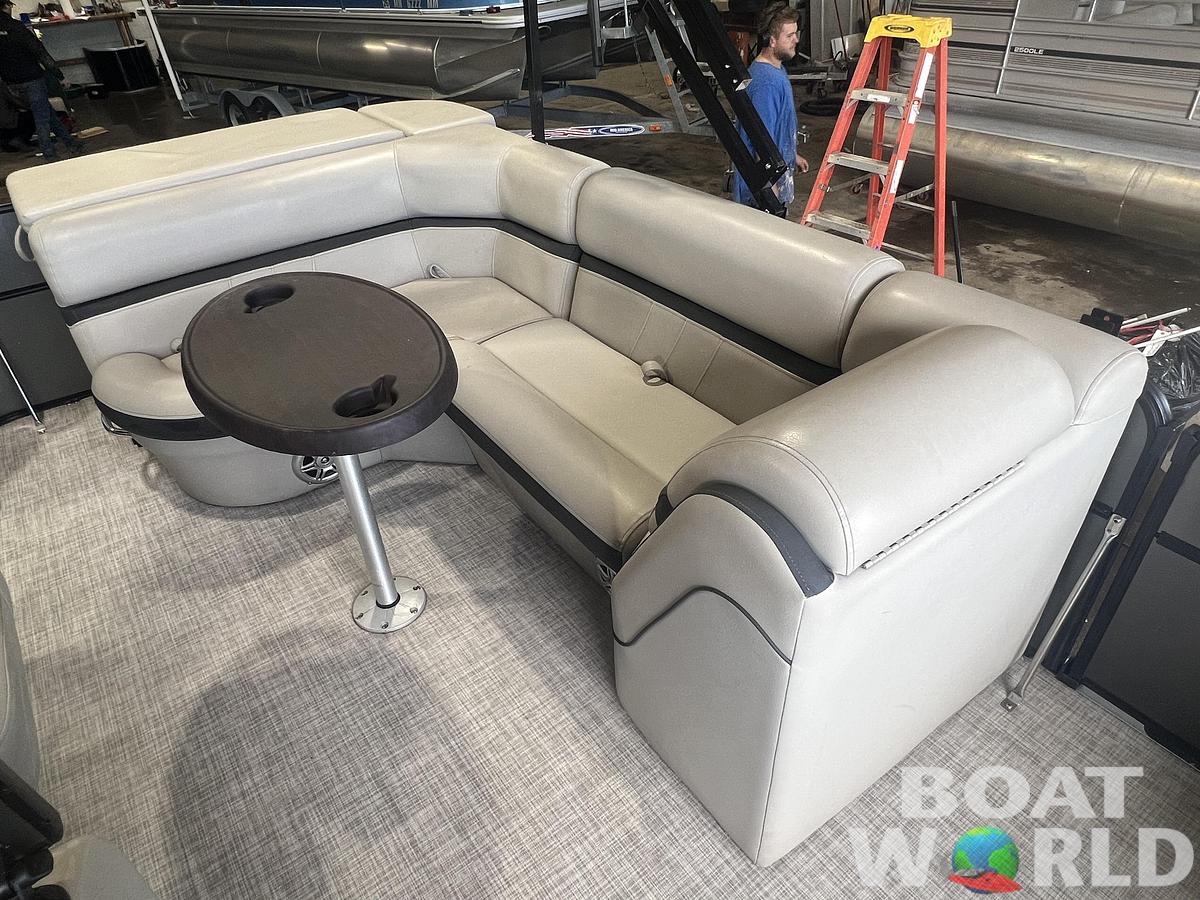 Used 2018 Berkshire CTS 20 Cruise & 60HP Yamaha 4Stroke -$24,995