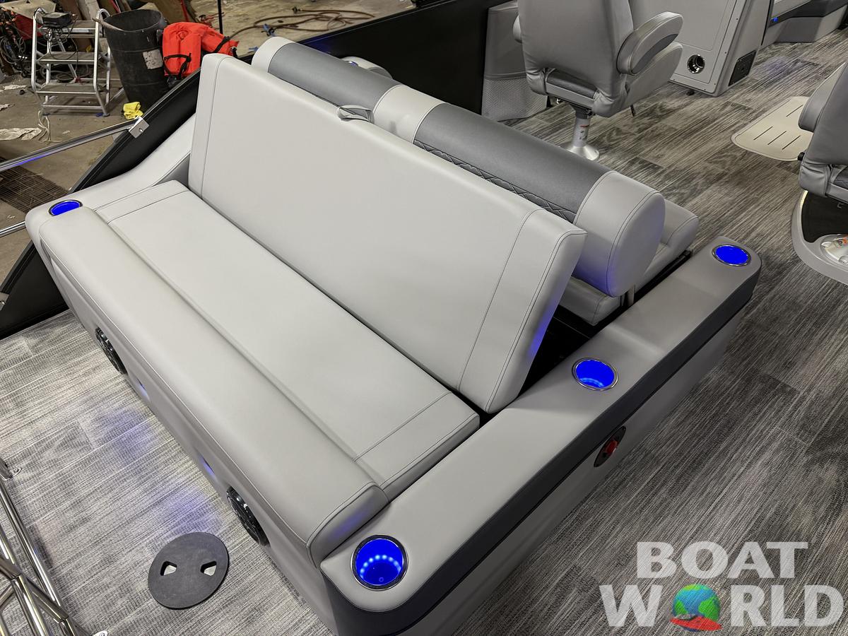 2026 Bentley Pontoons Elite 223 Swingback Tritoon