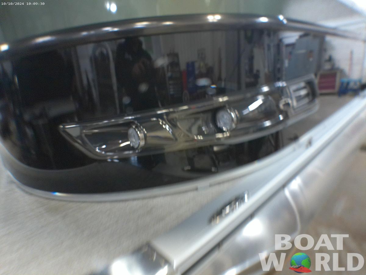 2025 Tahoe Pontoons Cascade 2385 Swingback (VRL) Tritoon & Honda 4-Stroke EFI