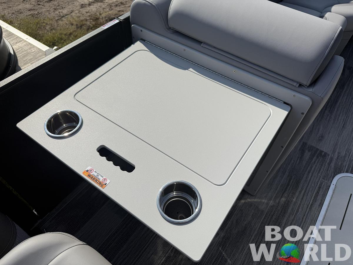 2026 Bentley Pontoons Legacy 223 Swingback Tritoon & Honda 4-Stroke EFI