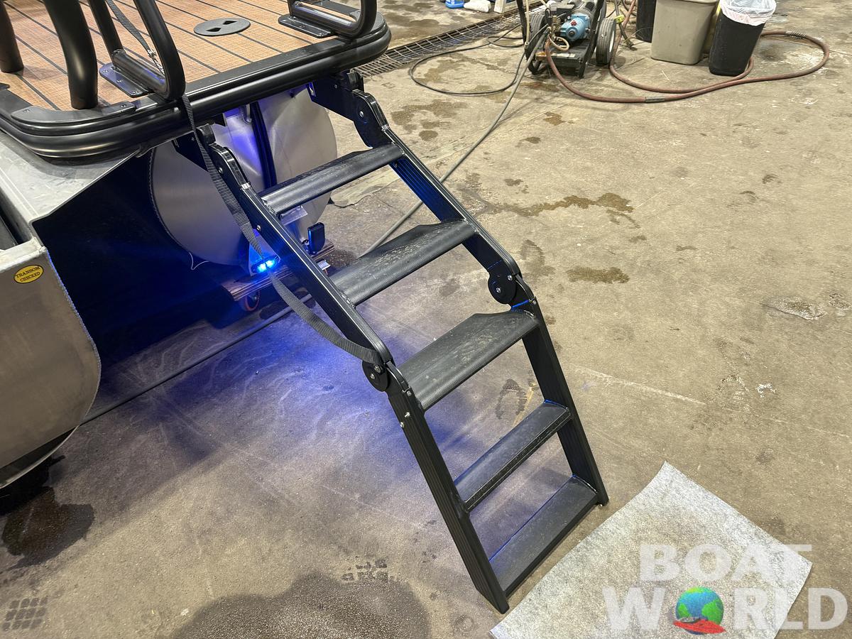 2026 Bentley Pontoons Elite 253 Admiral 350HP Quad Lounge Tritoon