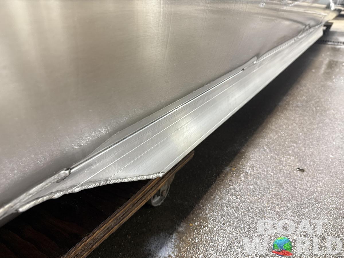 2026 Princecraft Vectra 23 RL Long Lounge Swingback Tritoon 