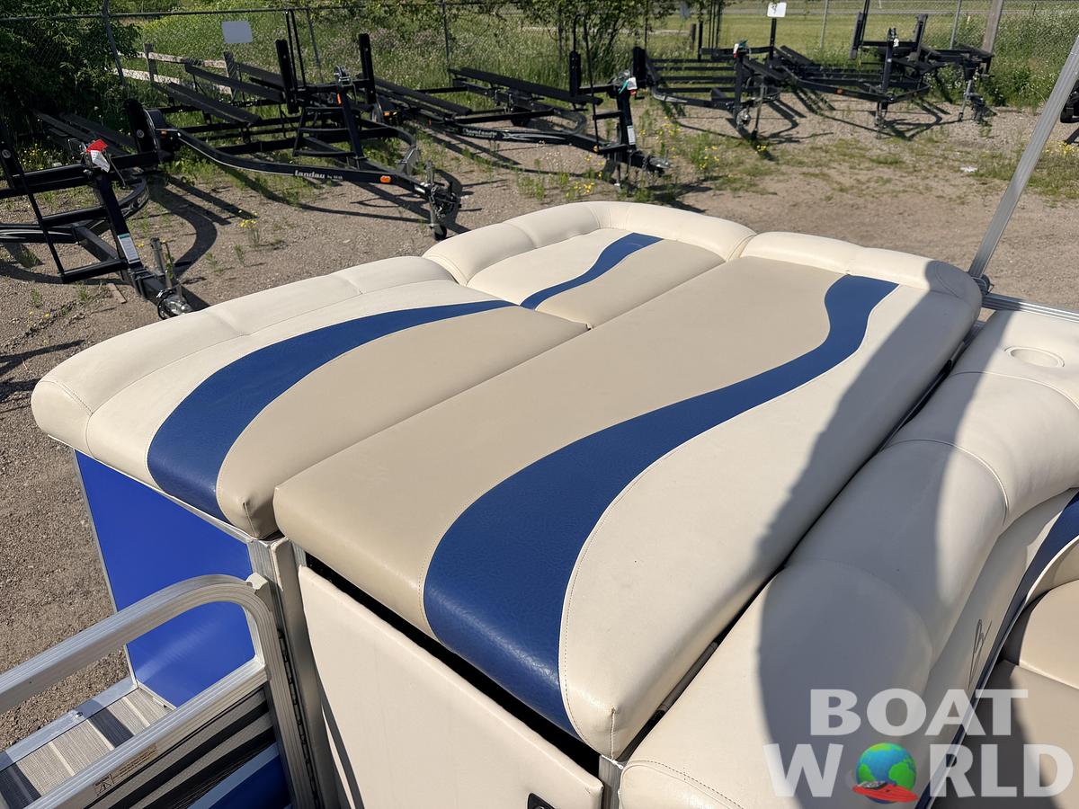 Used 2000 Bennington 2275 LX & 50HP Mercury 4Stroke -$12,995