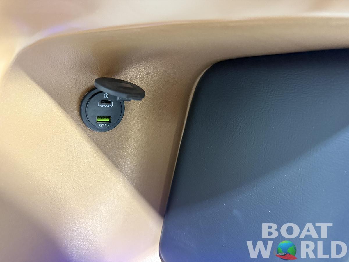 2026 Tahoe Pontoons LTZ 2385 Swingback (VRL) Tritoon