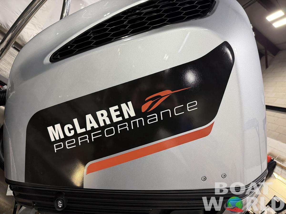 2026 Bentley Pontoons Elite 253 Admiral 300HP Quad Lounge Tritoon