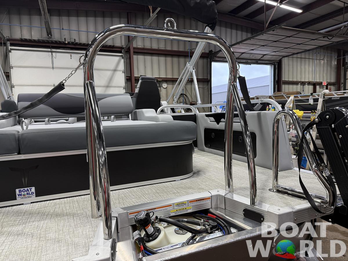 2027 Tahoe LTZ 2385 VRB SE Swingback Pontoon $42995