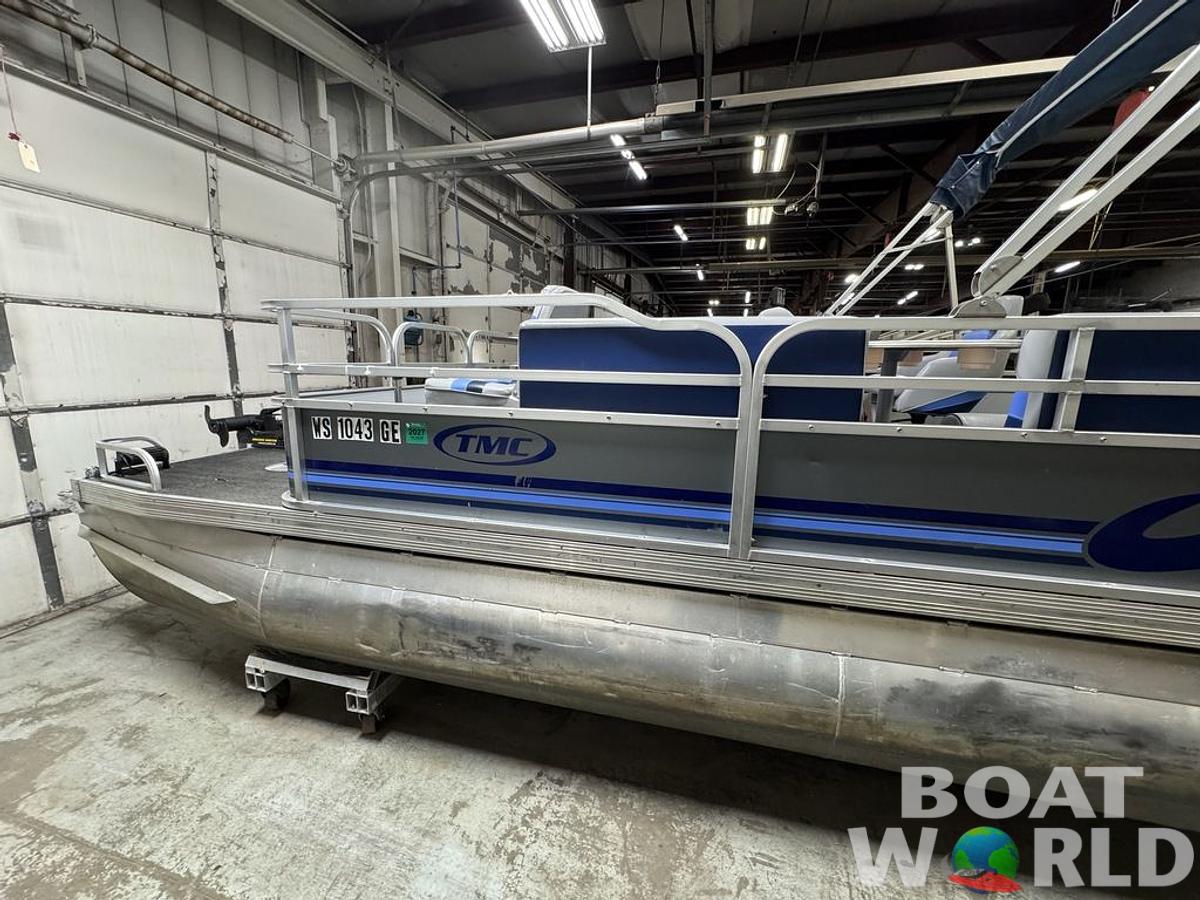 Used 2002 TMC 2200 FM Pontoon