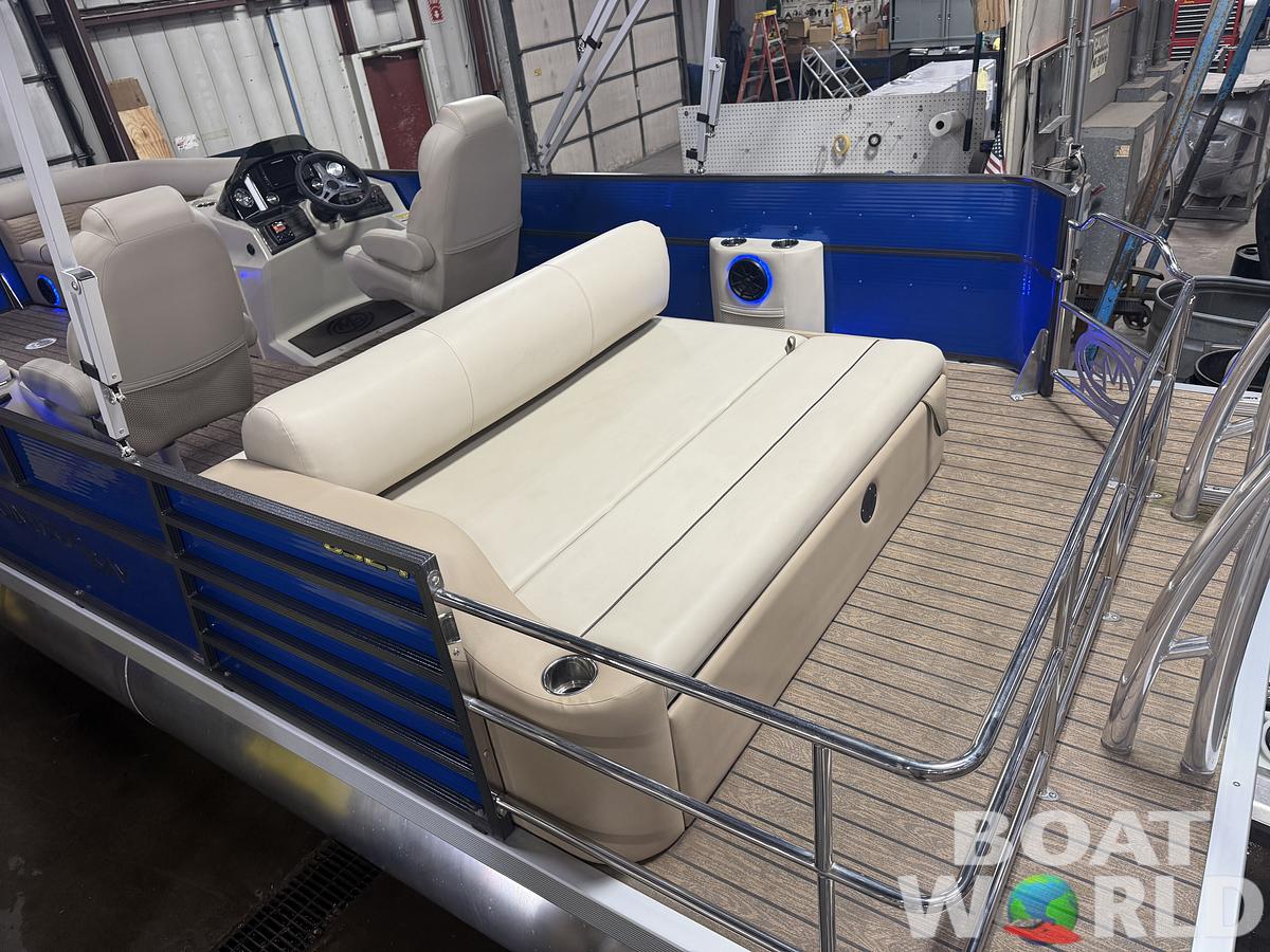 2023 Montego Bay NEW* 8524 Swingback Pontoon & 100HP 4-Stroke EFI