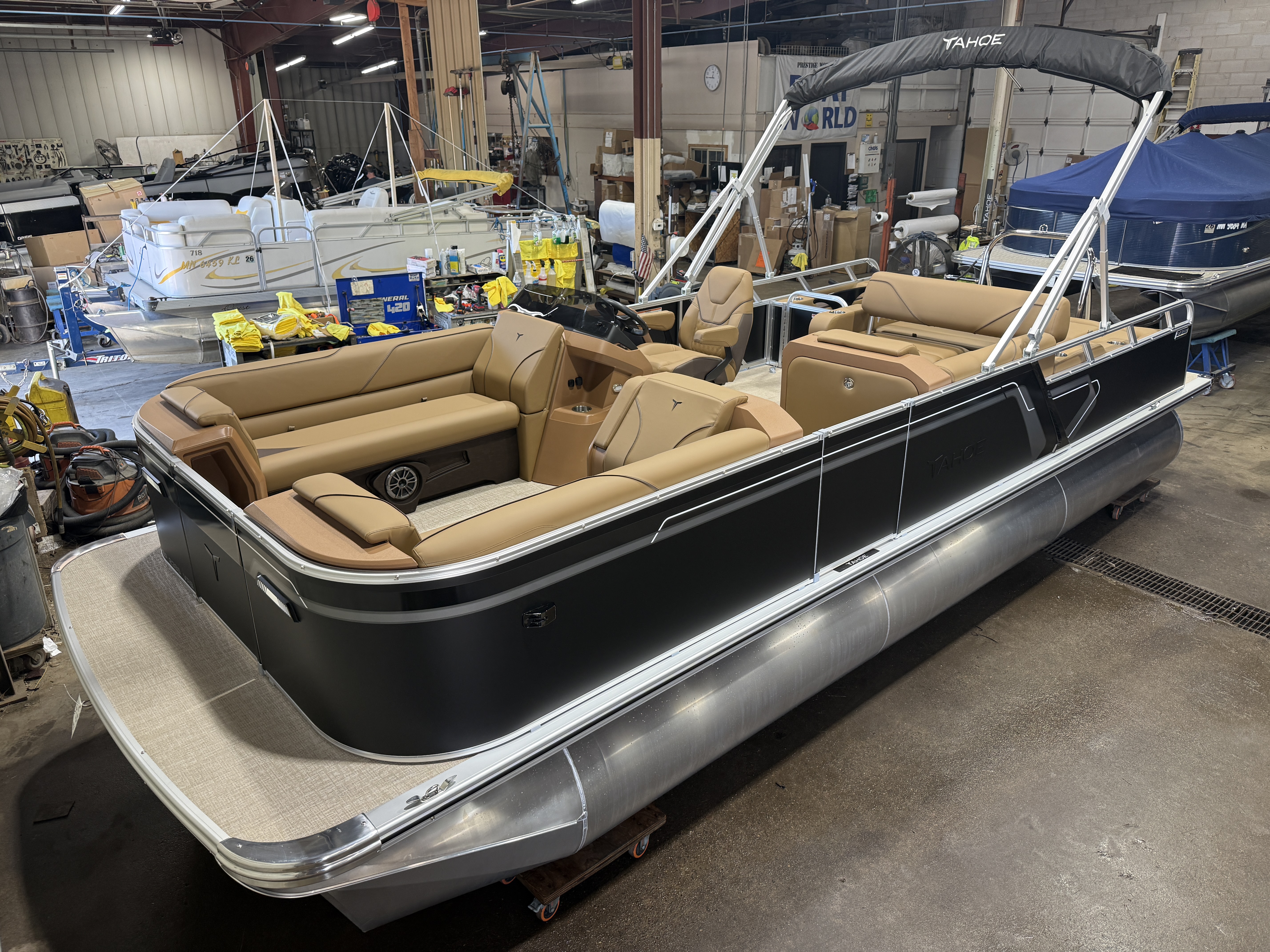 2027 Tahoe Sport VRB Premium 2385 Swingback & 4-Stroke $37995