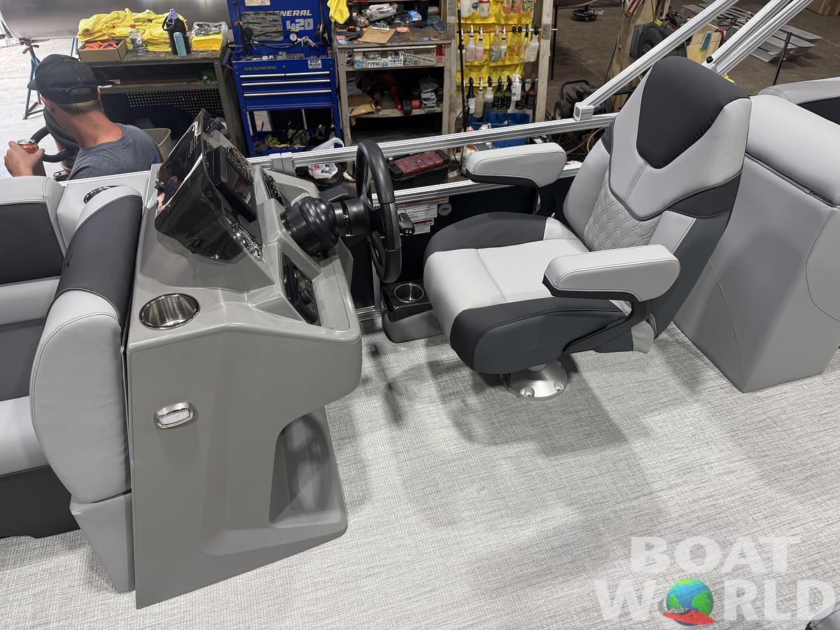 2027 Tahoe Sport 2380 Quad Lounge & 4-Stroke $32995