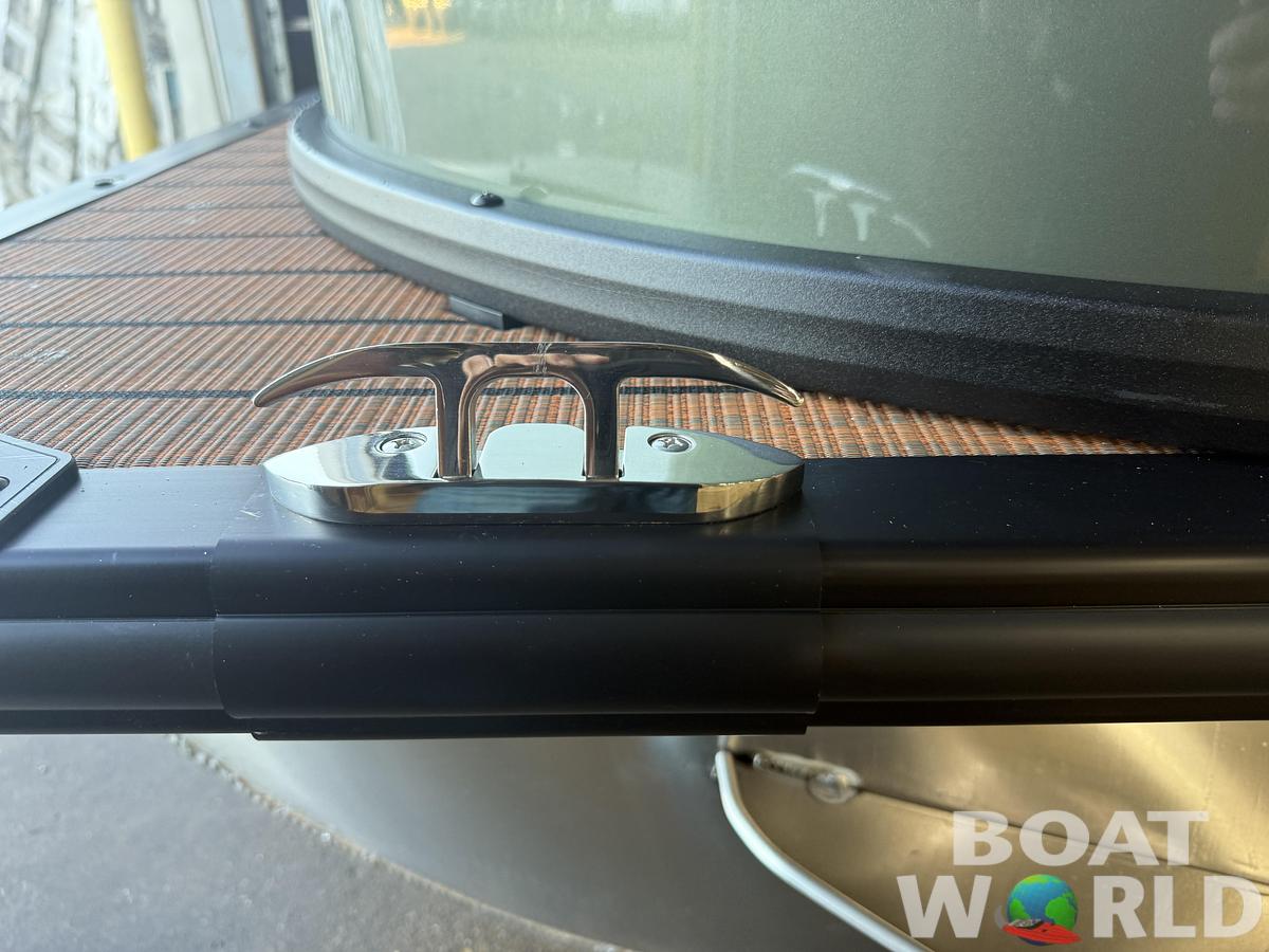 2026 Bentley Pontoons Elite 223 Admiral Quad Lounge Tritoon